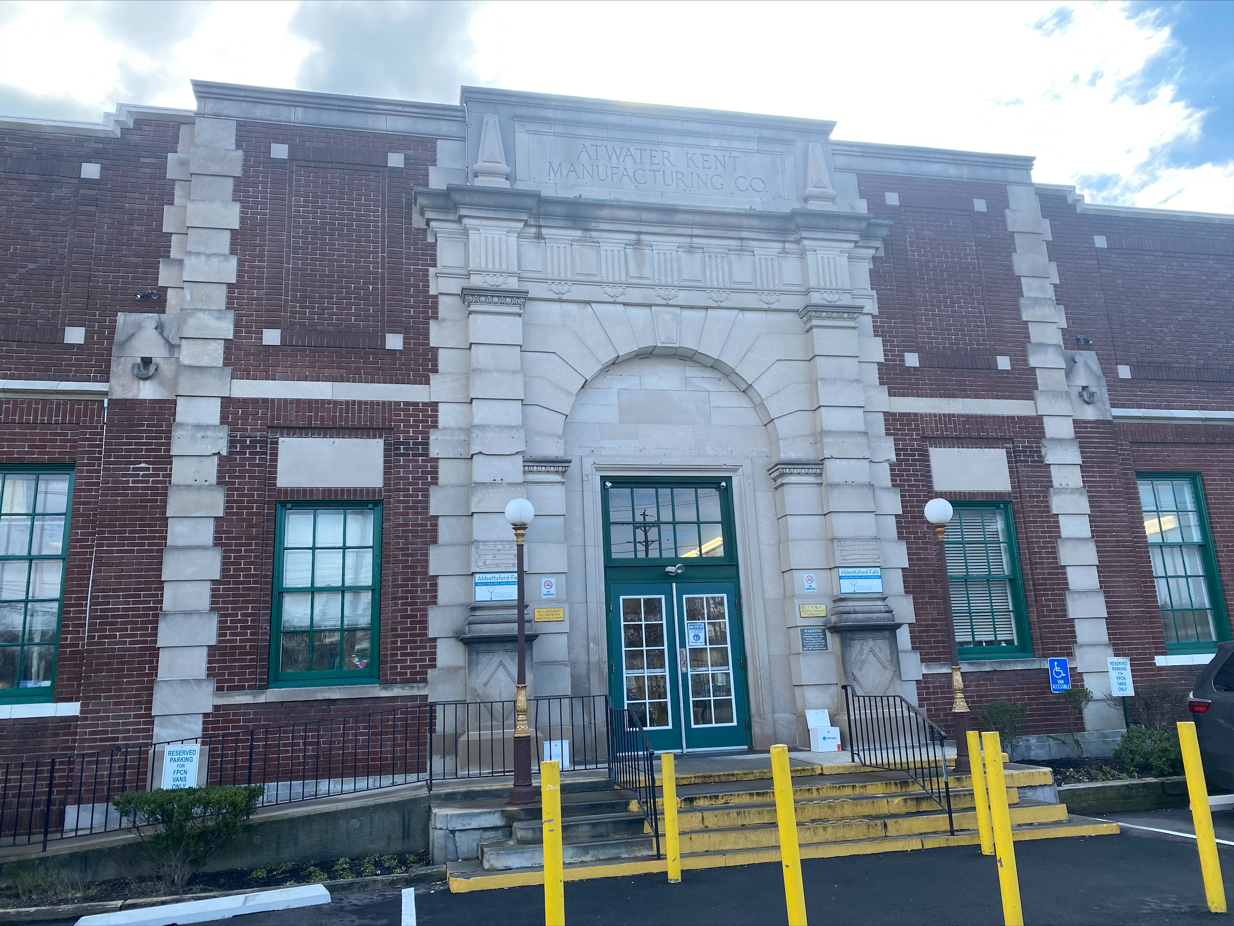 The exterior of Abbottford Falls Health Center